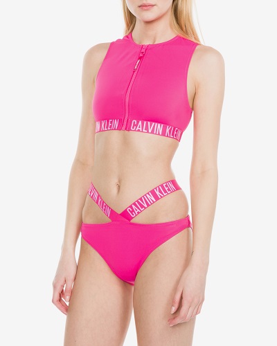 Read more about the article Celozapínací dvoudílné plavky v růžové Calvin Klein – horní díl