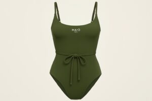 Přečtete si více ze článku Elegance a Komfort v Jednom: Jednodílné Plavky MAIO Paris